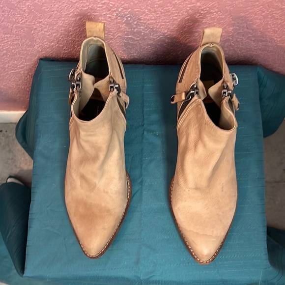 Dolce Vita Booties - Picture 3 of 8